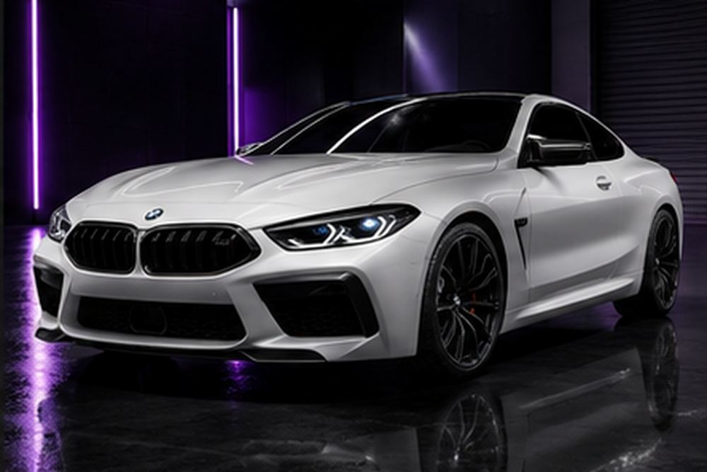 BMW M8 в плёнке «Жемчужно-белый»